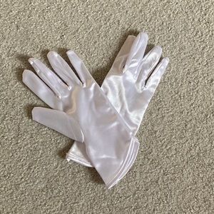 Spirit Halloween White Costume Gloves